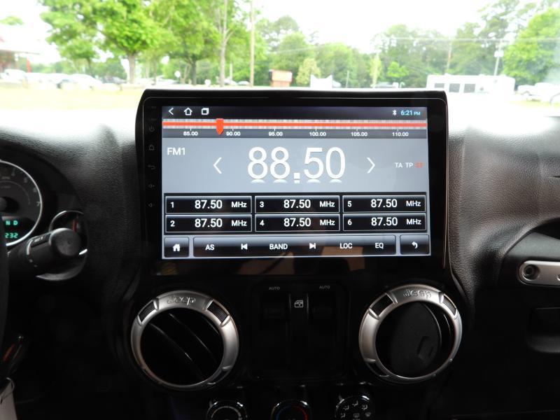Jeep Wrangler Sahara 4WD 2013