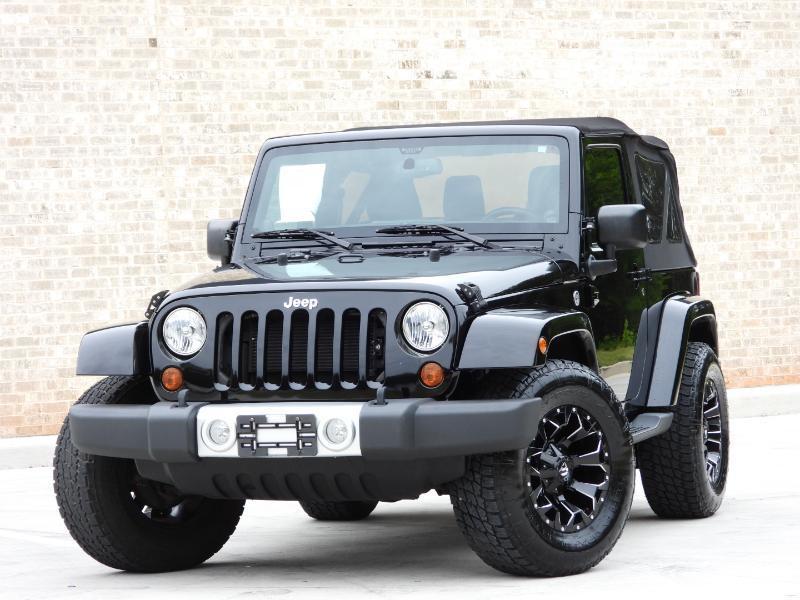 Jeep Wrangler Sahara 4WD 2013