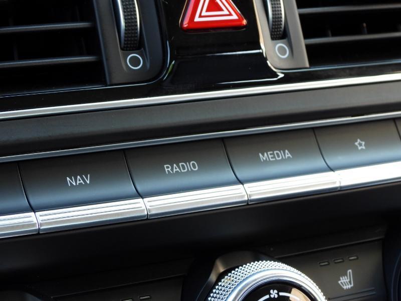 Genesis G70 2.0T 2022