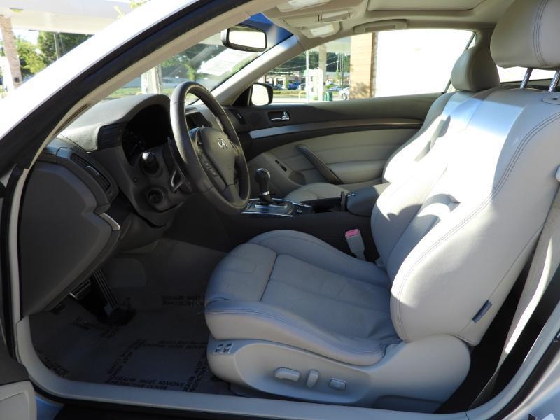 Infiniti G Coupe  2010