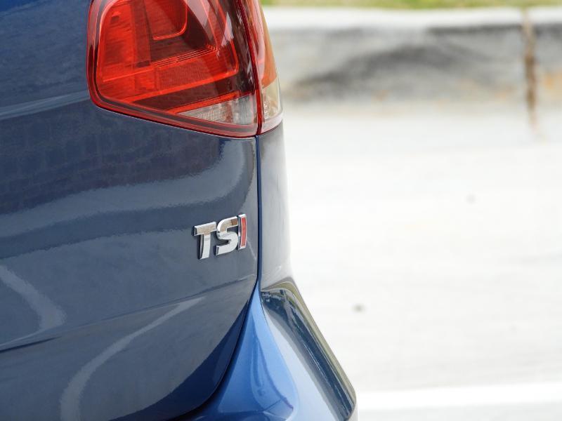 Volkswagen Golf TSI SEL 6A 2017