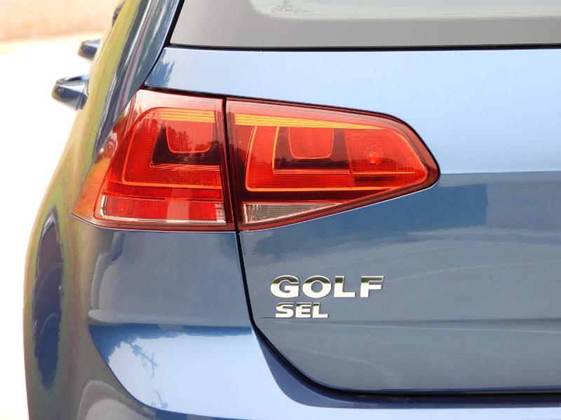 Volkswagen Golf TSI SEL 6A 2017