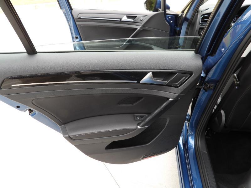 Volkswagen Golf TSI SEL 6A 2017