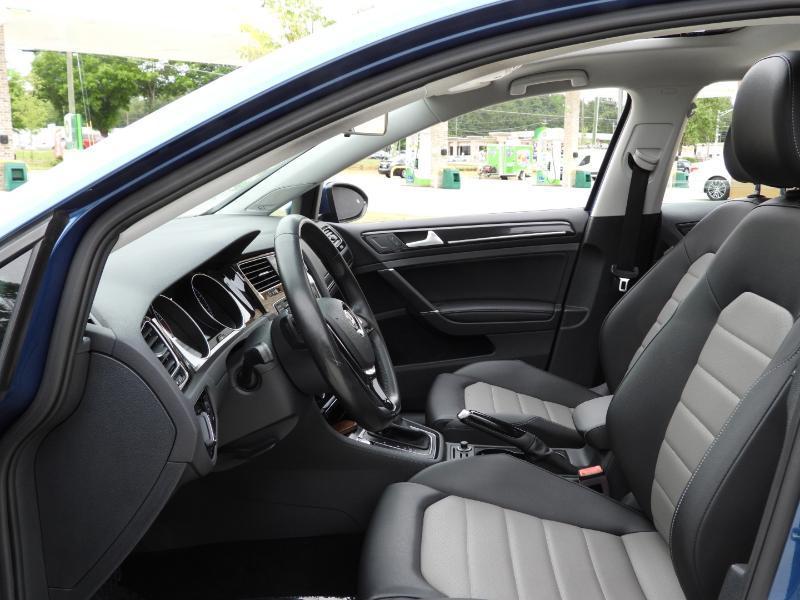 Volkswagen Golf TSI SEL 6A 2017