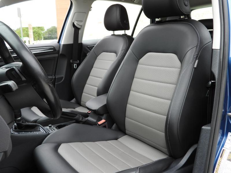Volkswagen Golf TSI SEL 6A 2017