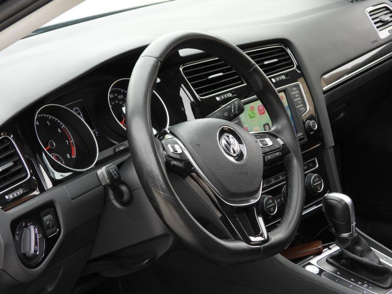 Volkswagen Golf TSI SEL 6A 2017