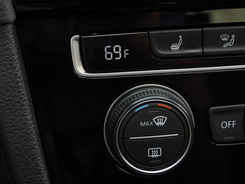 Volkswagen Golf TSI SEL 6A 2017