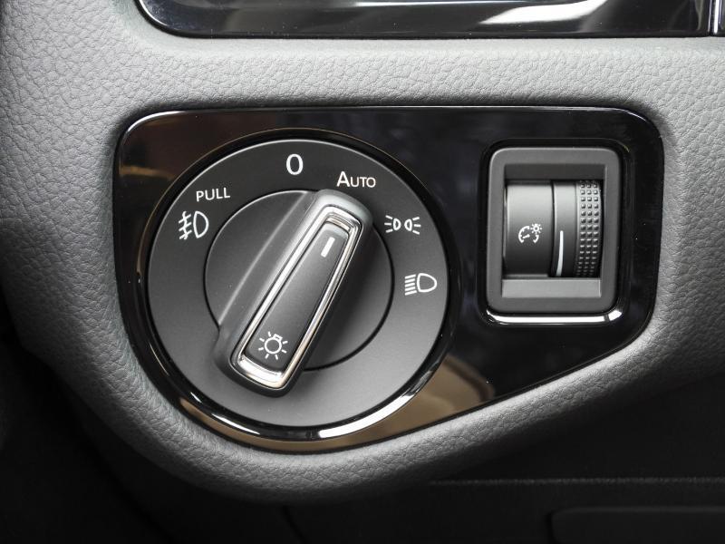 Volkswagen Golf TSI SEL 6A 2017