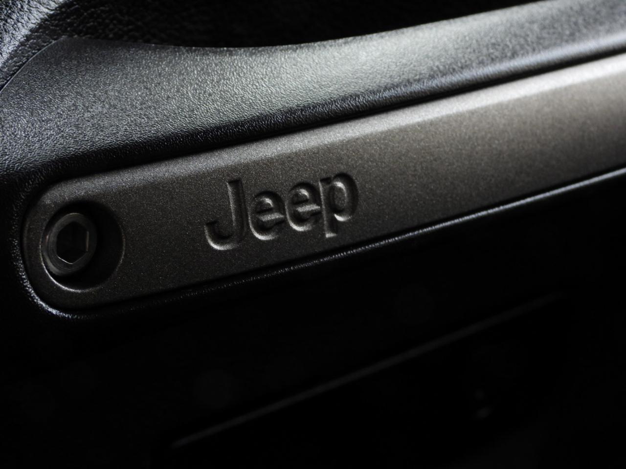Jeep Wrangler Sport 4WD 2015