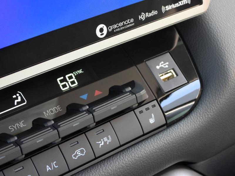 Toyota Sequoia  2024