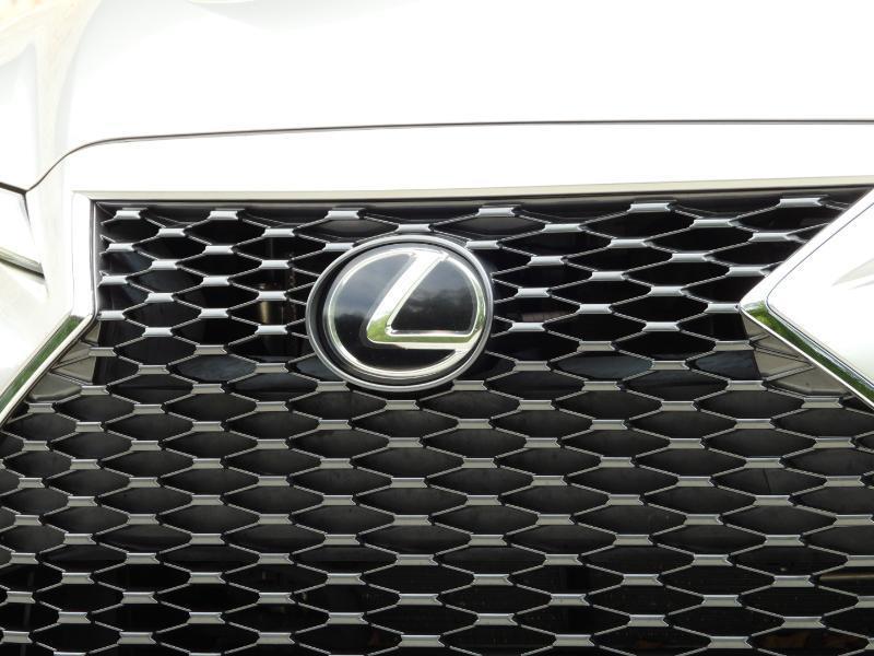 Lexus IS 300 RWD 2022