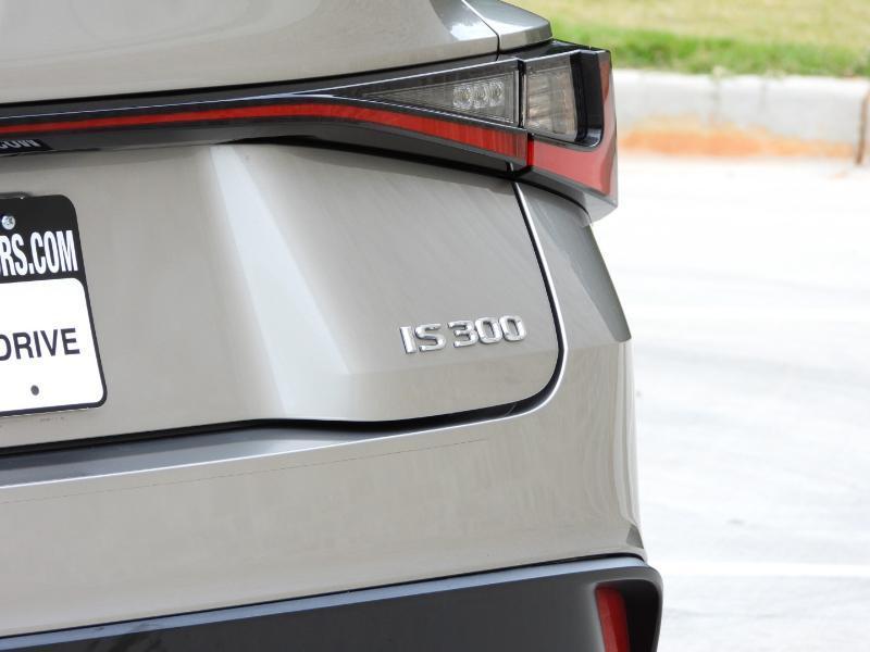 Lexus IS 300 RWD 2022