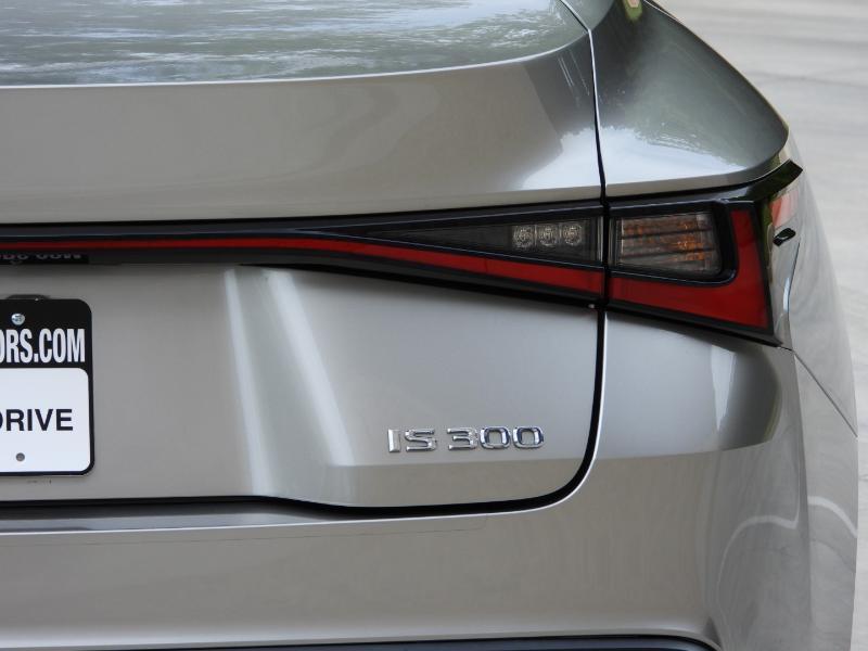 Lexus IS 300 RWD 2022