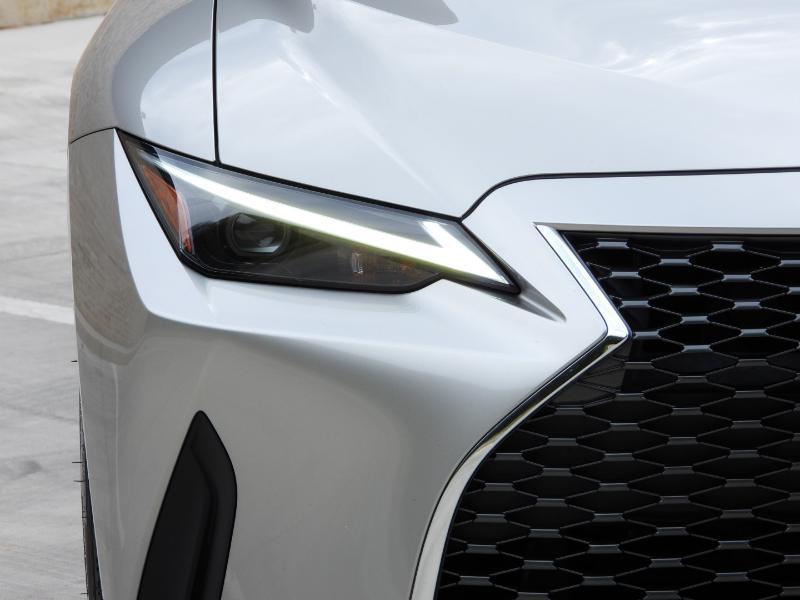 Lexus IS 300 RWD 2022