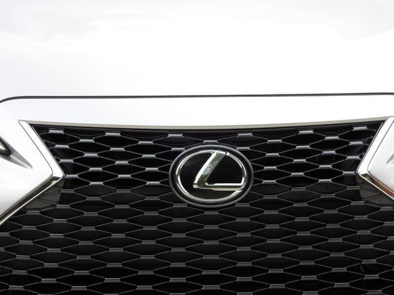 Lexus IS 300 RWD 2022