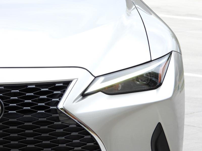 Lexus IS 300 RWD 2022