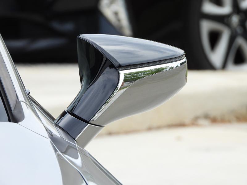 Lexus IS 300 RWD 2022