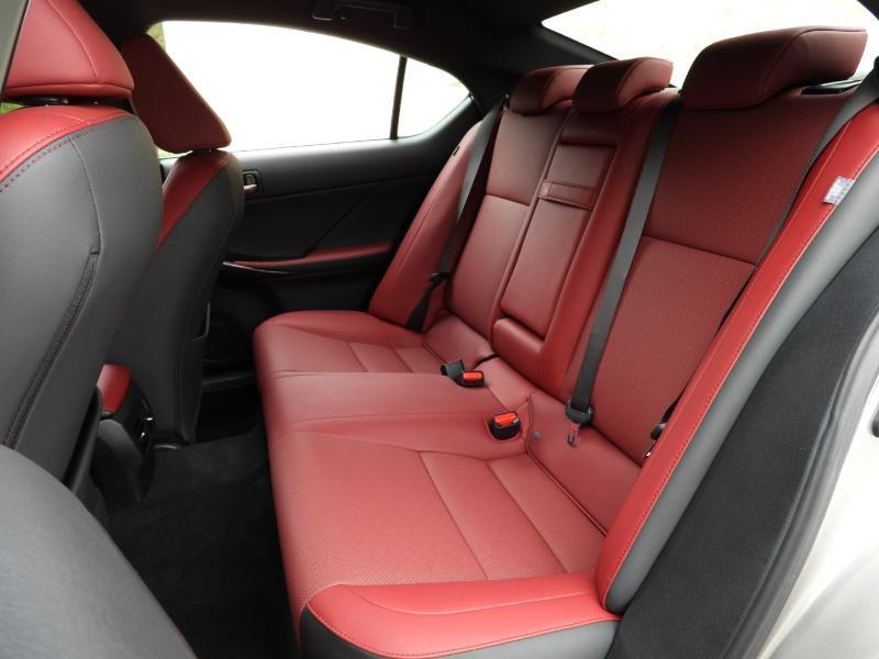 Lexus IS 300 RWD 2022