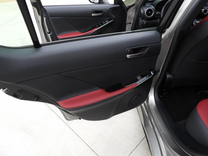 Lexus IS 300 RWD 2022