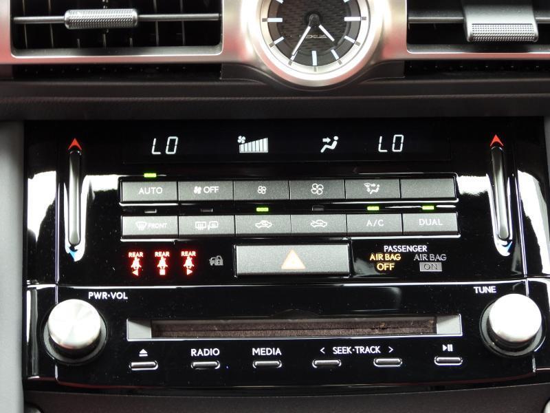 Lexus IS 300 RWD 2022