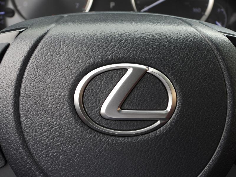 Lexus IS 300 RWD 2022