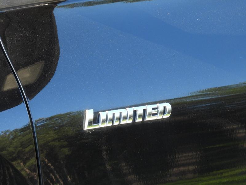 Toyota Highlander Limited 2WD 2011