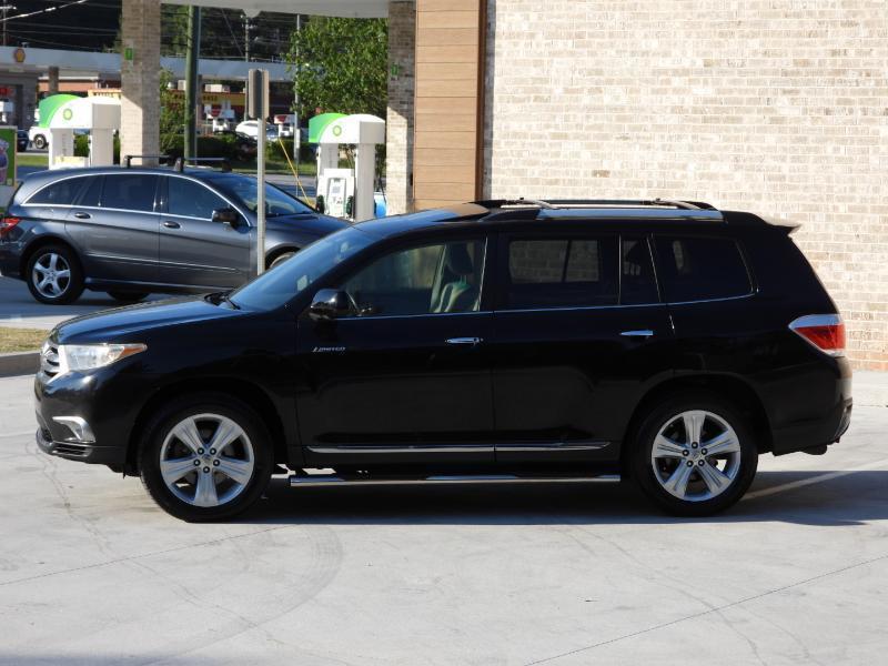 Toyota Highlander Limited 2WD 2011