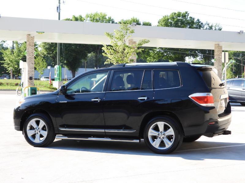 Toyota Highlander Limited 2WD 2011
