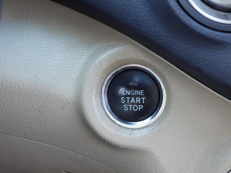 Toyota Highlander Limited 2WD 2011