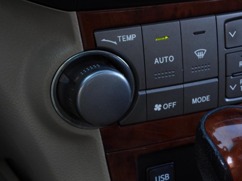 Toyota Highlander Limited 2WD 2011