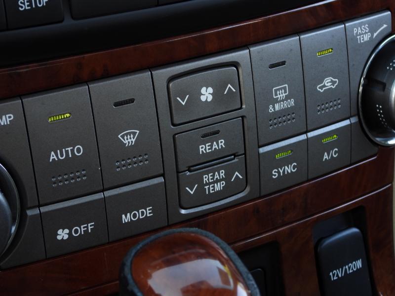 Toyota Highlander Limited 2WD 2011