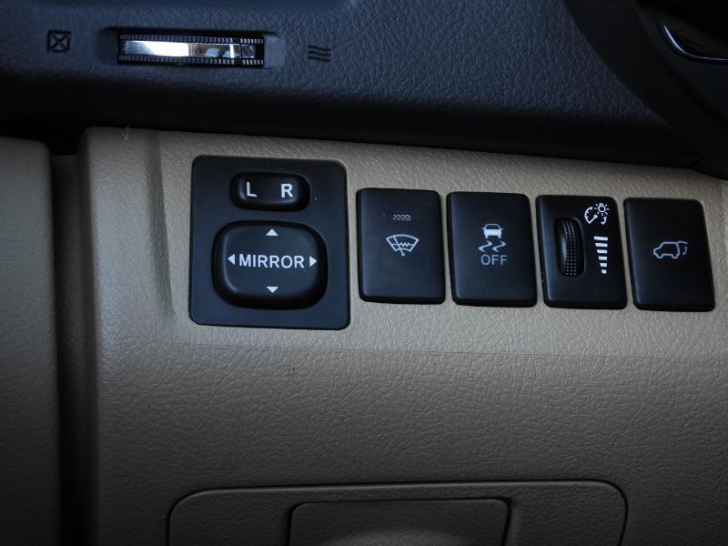Toyota Highlander Limited 2WD 2011