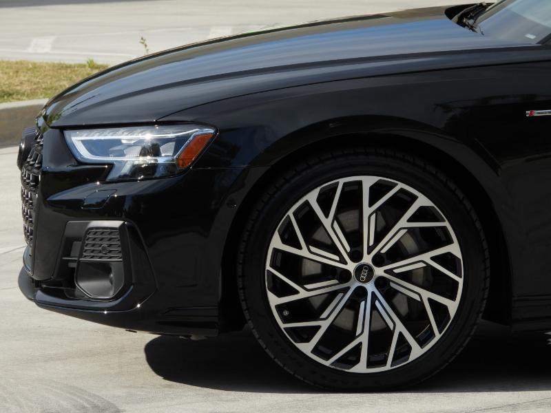 Audi A8 L 55 TFSI quattro 2023