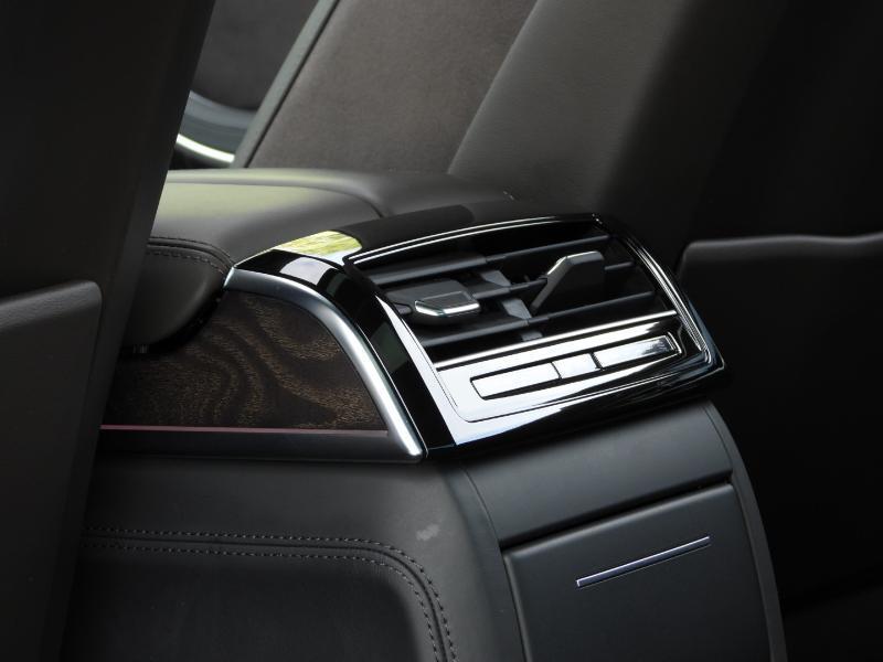 Audi A8 L 55 TFSI quattro 2023