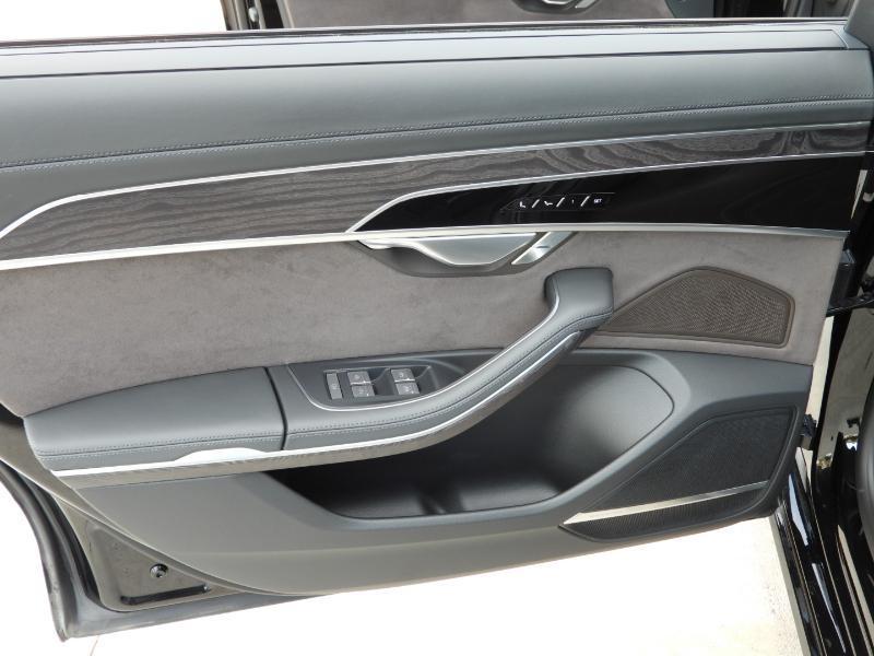 Audi A8 L 55 TFSI quattro 2023