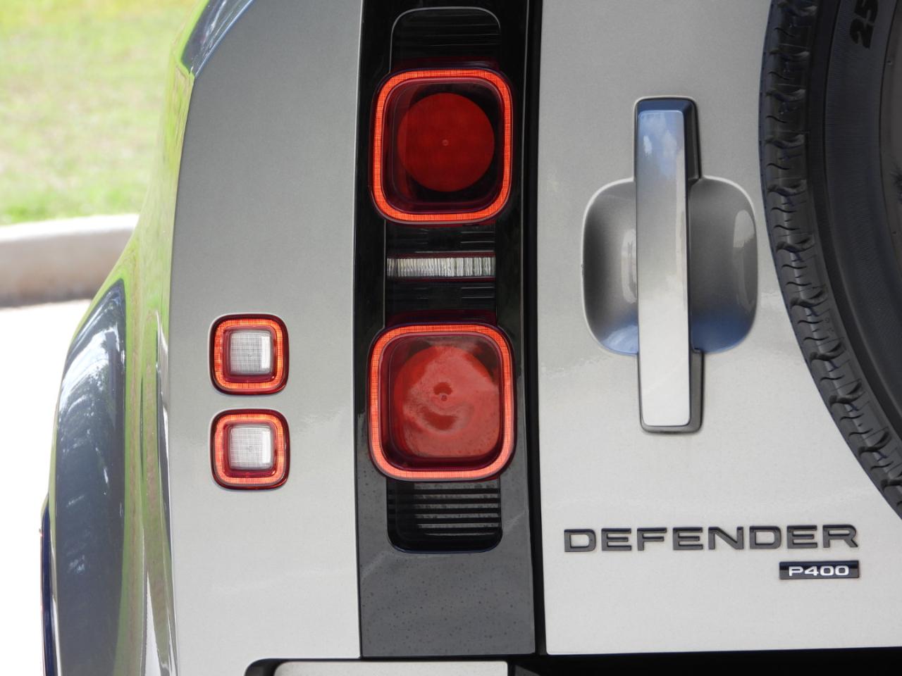Land Rover Defender 90 X-Dynamic SE 2023