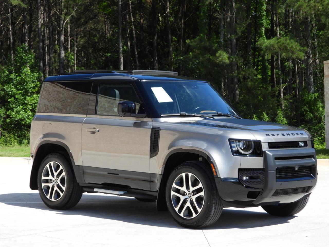 Land Rover Defender 90 X-Dynamic SE 2023