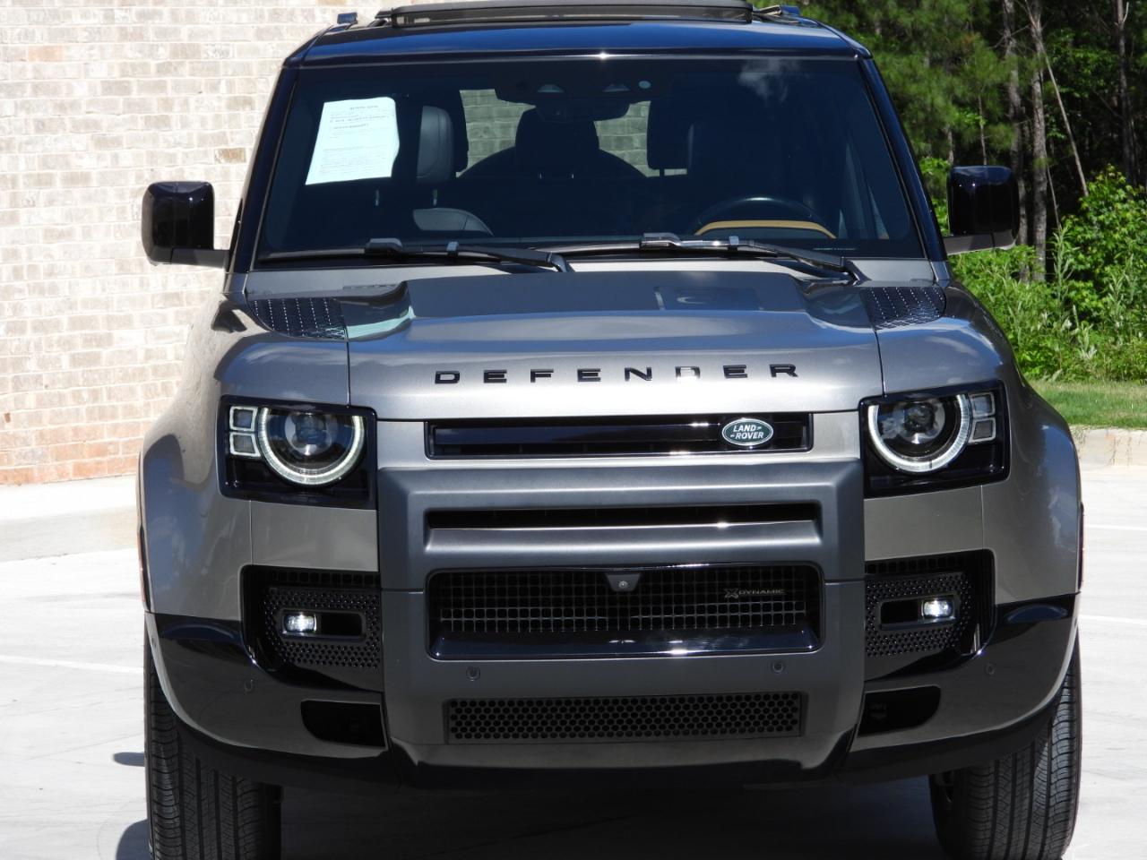 Land Rover Defender 90 X-Dynamic SE 2023