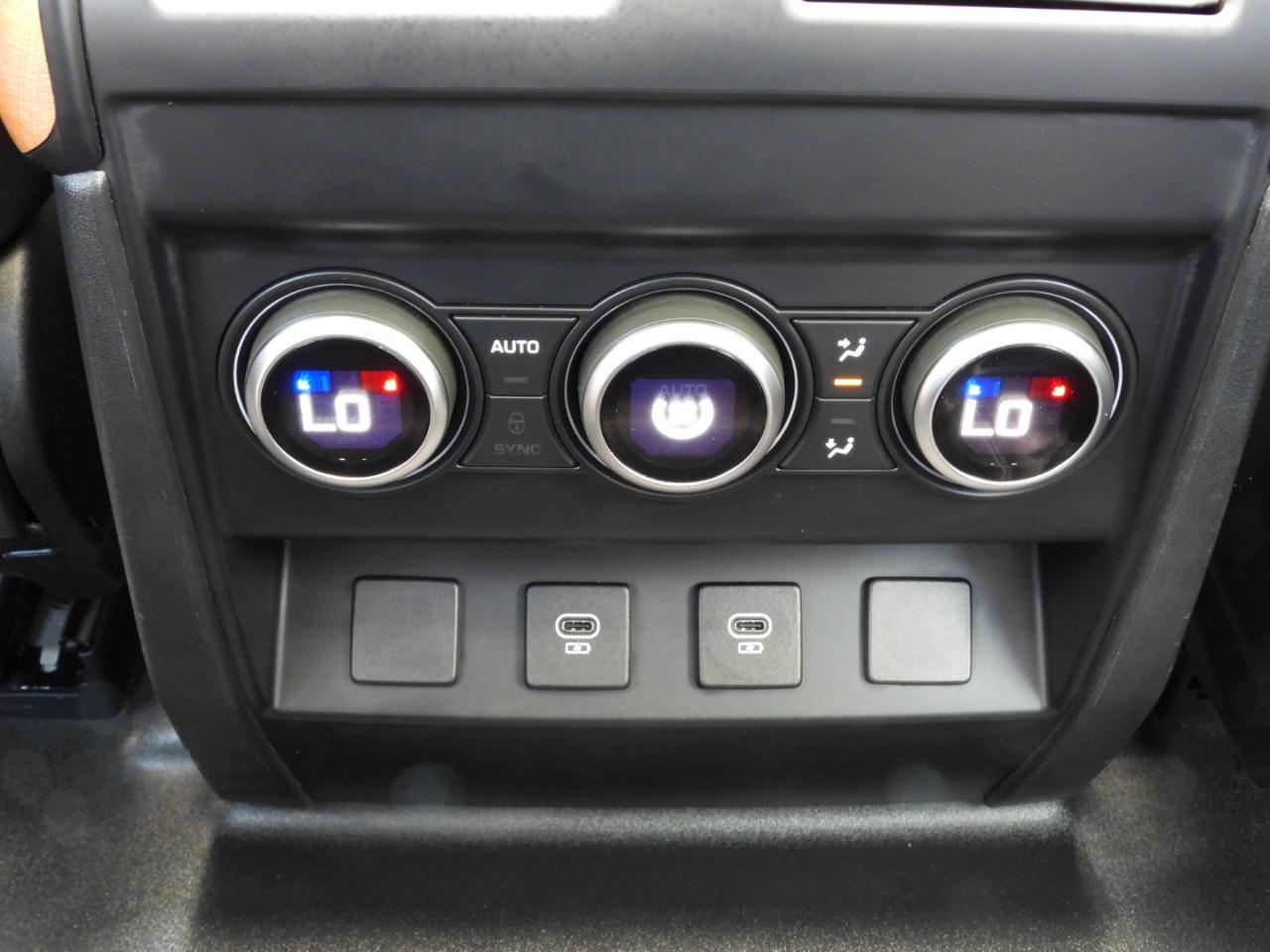 Land Rover Defender 90 X-Dynamic SE 2023