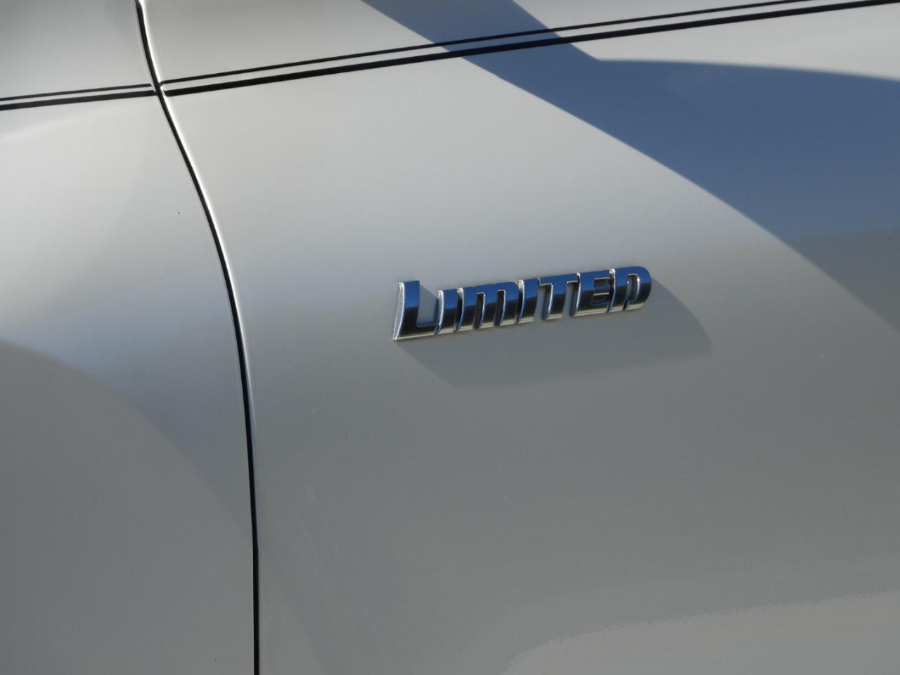 Toyota Highlander Limited 2WD 2013