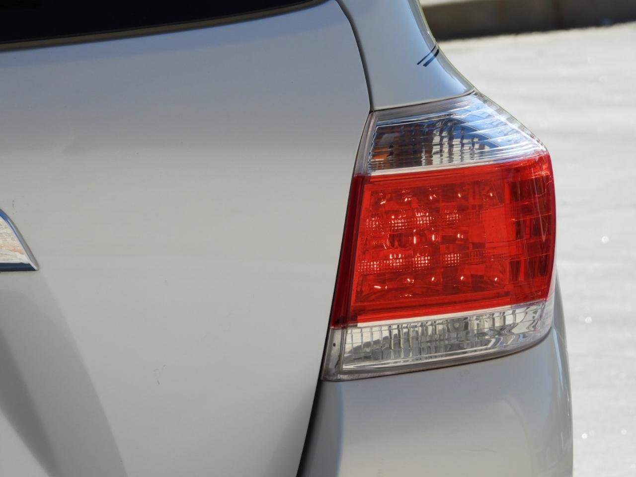 Toyota Highlander Limited 2WD 2013