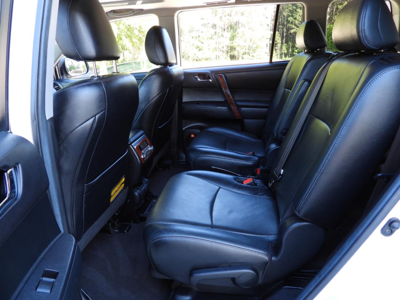 Toyota Highlander Limited 2WD 2013