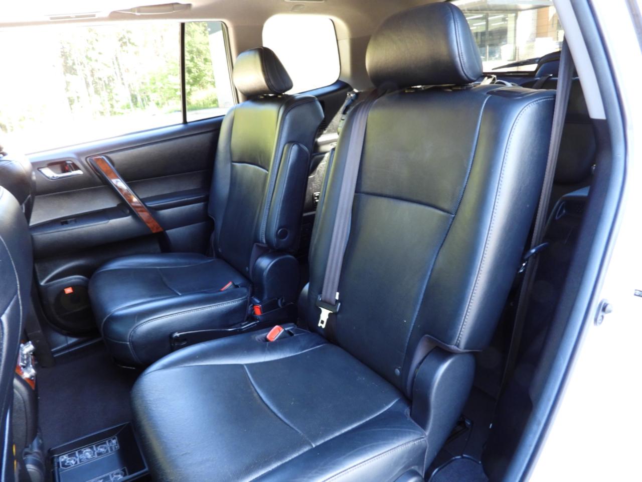 Toyota Highlander Limited 2WD 2013