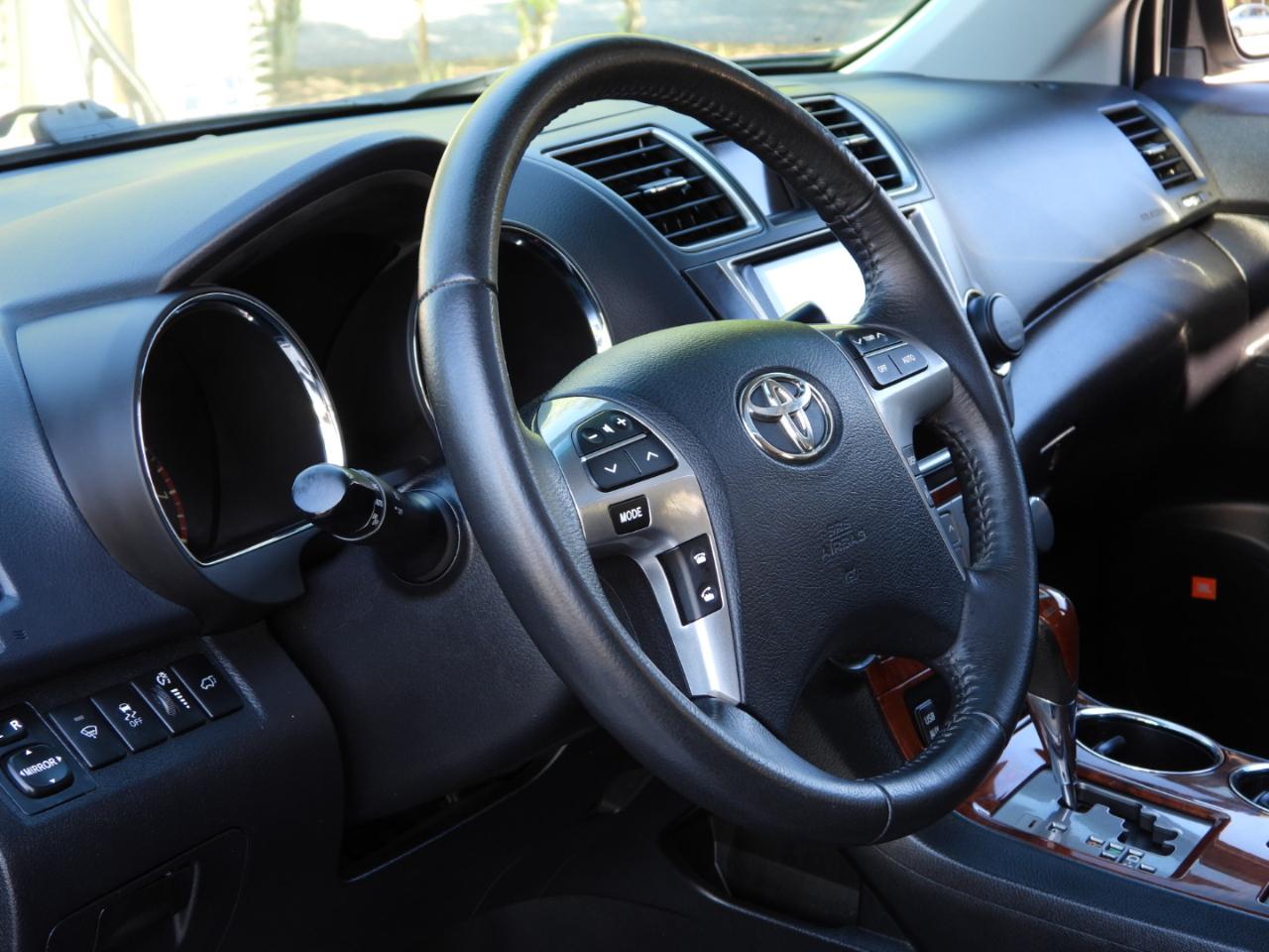 Toyota Highlander Limited 2WD 2013