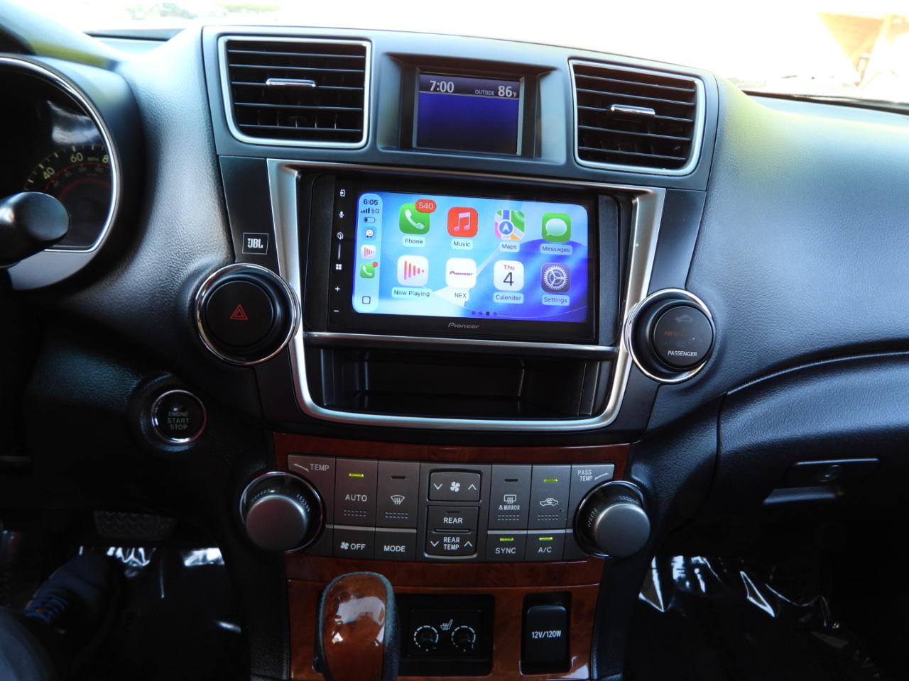 Toyota Highlander Limited 2WD 2013