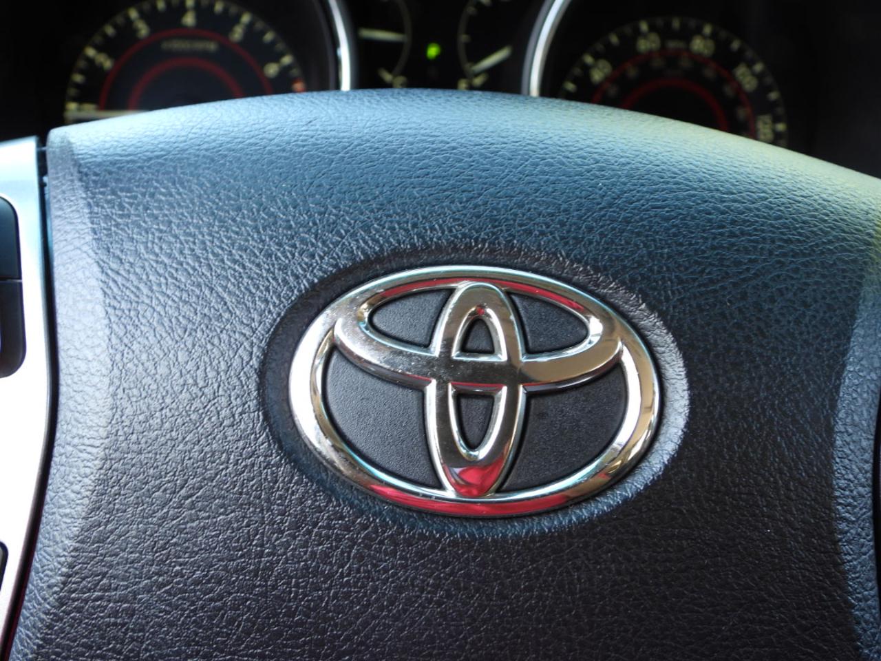 Toyota Highlander Limited 2WD 2013