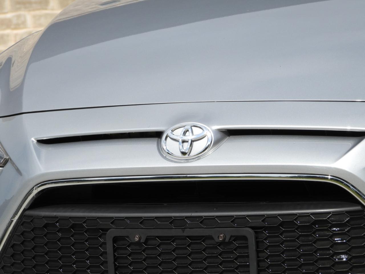 Toyota Yaris XLE Hatchback 2020