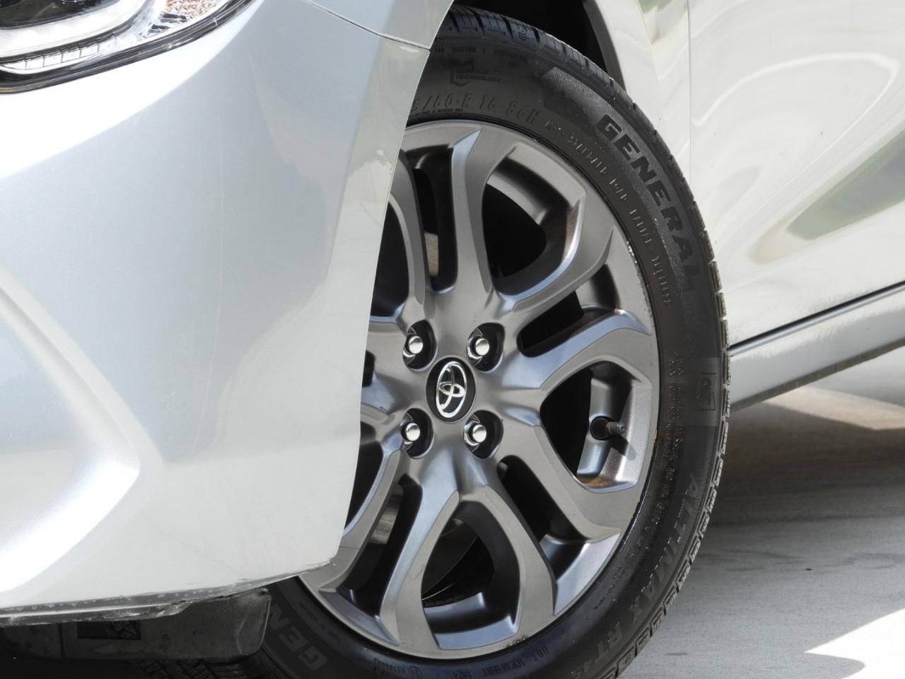 Toyota Yaris XLE Hatchback 2020