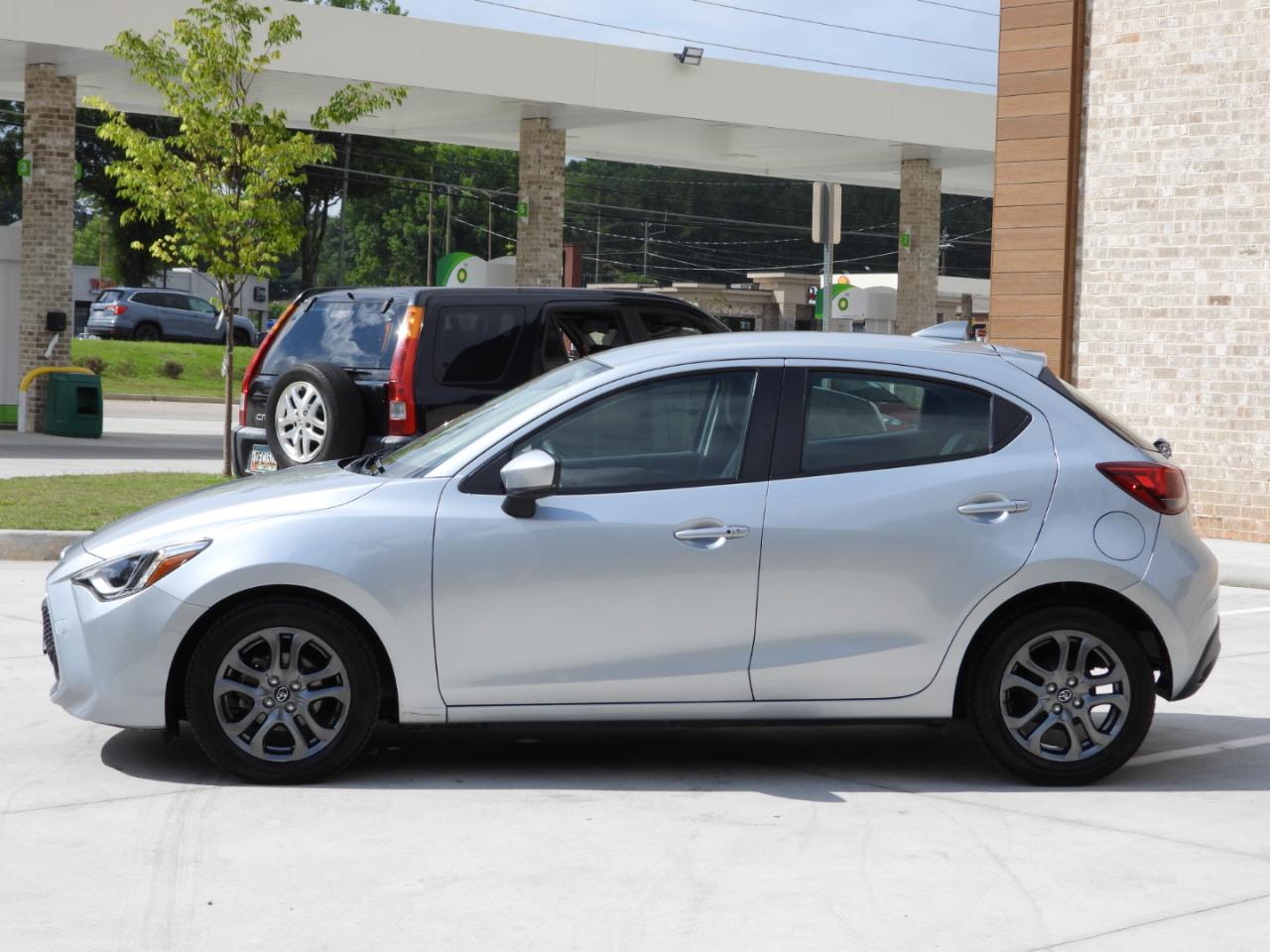 Toyota Yaris XLE Hatchback 2020