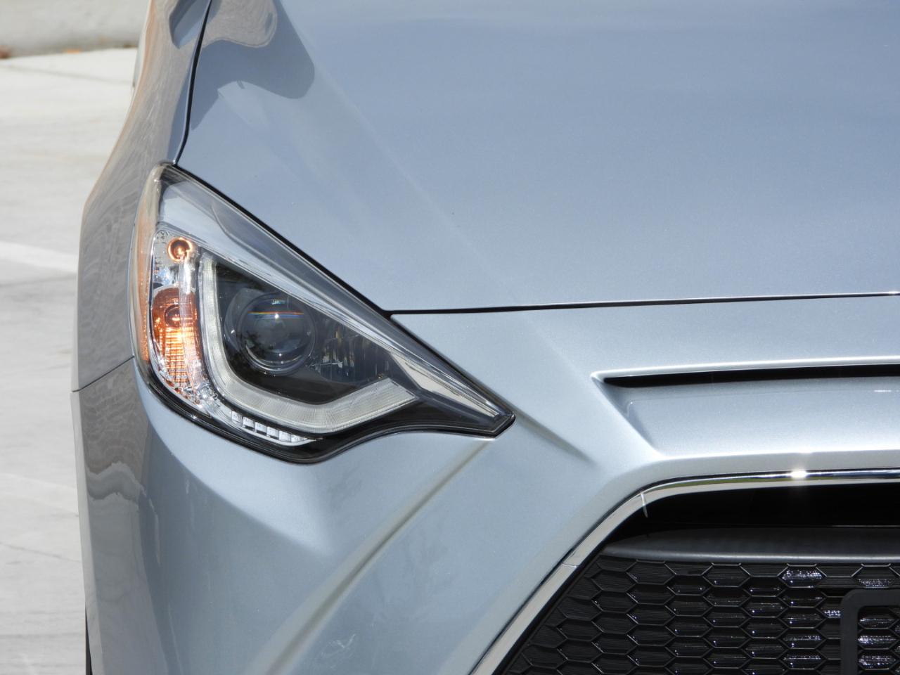Toyota Yaris XLE Hatchback 2020